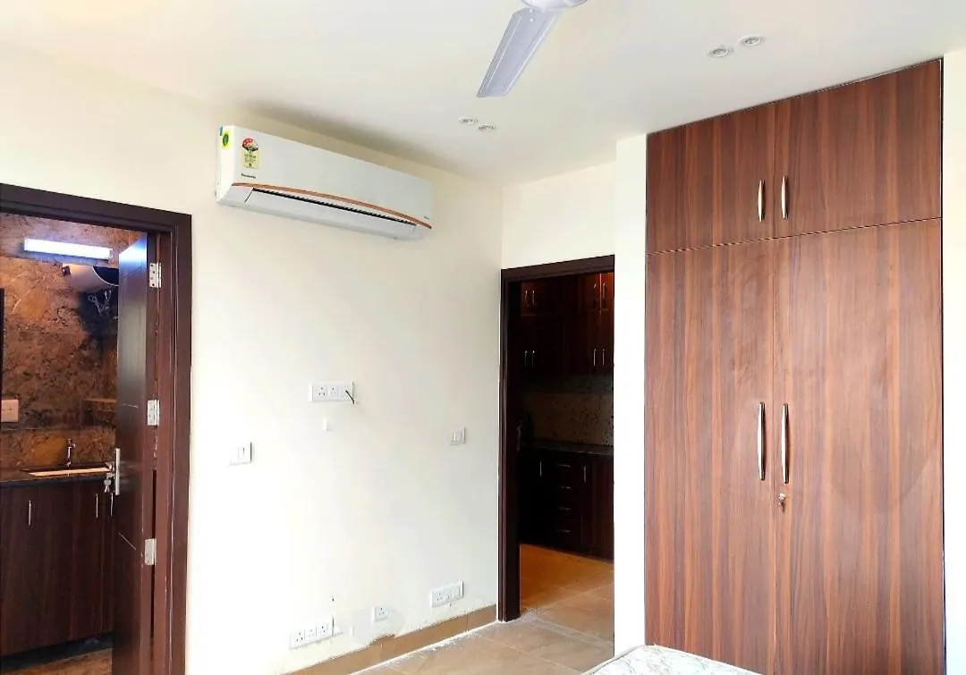 When In Gurgaon - Artemis Hospital 1 Min Walk, Fortis & Medanta 4 Mins Drive 0*,  Inde