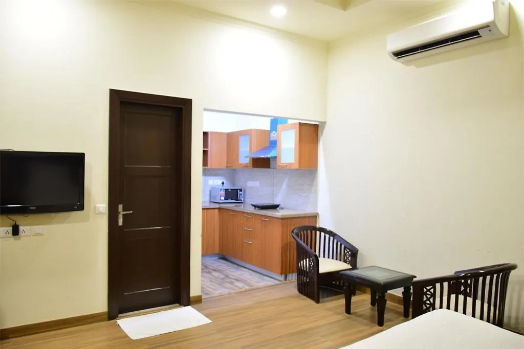 When In Gurgaon - Artemis Hospital 1 Min Walk, Fortis & Medanta 4 Mins Drive